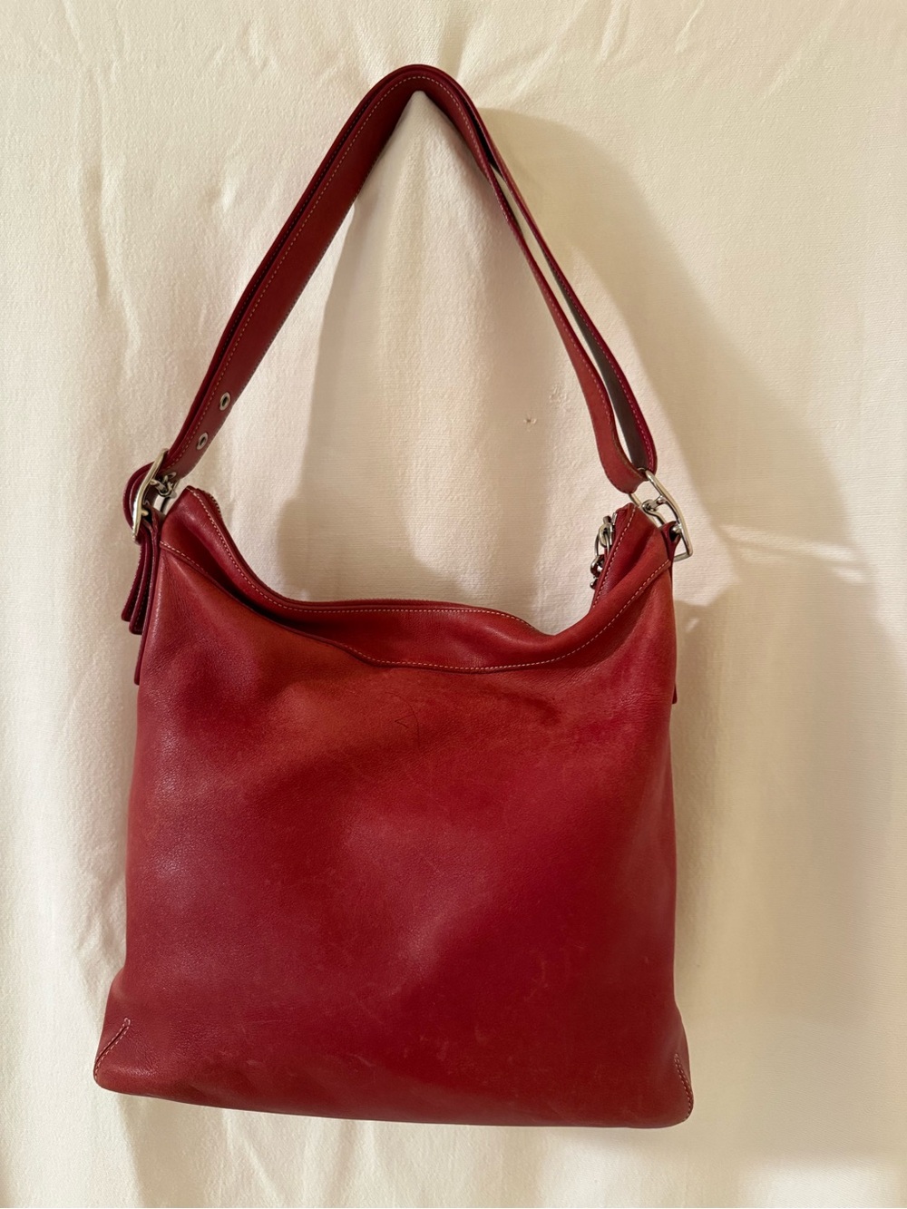 Vintage Coach Red Slim Duffle 9188. - Picture 2 of 10